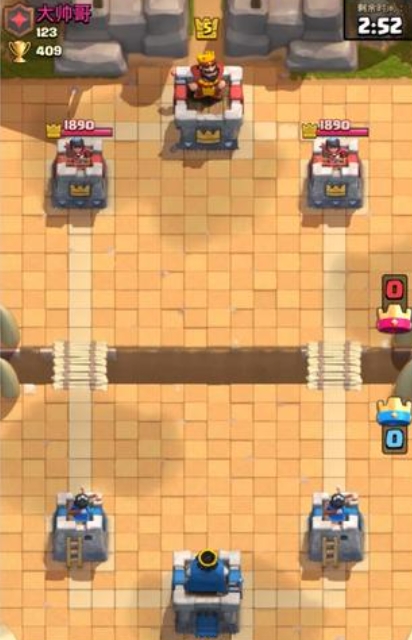 皇室战争可疑草丛怎么玩1